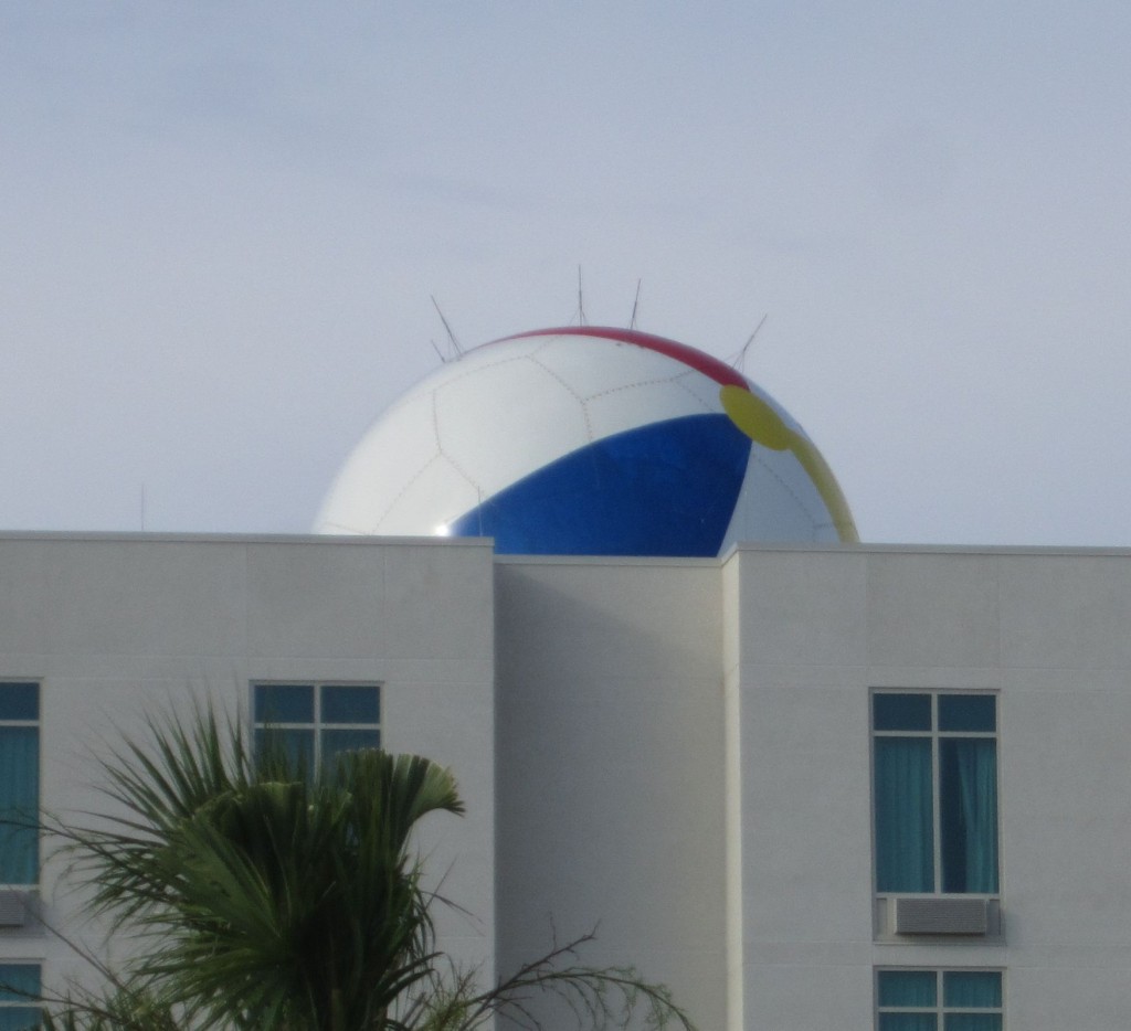 That's not a beach ball! It's actually Eglin Air Force Range Test Site A5, hiding on top of a Holiday Inn Resort in Fort Walton Beach, Florida. (Defense News photo by Marcus Weisgerber)